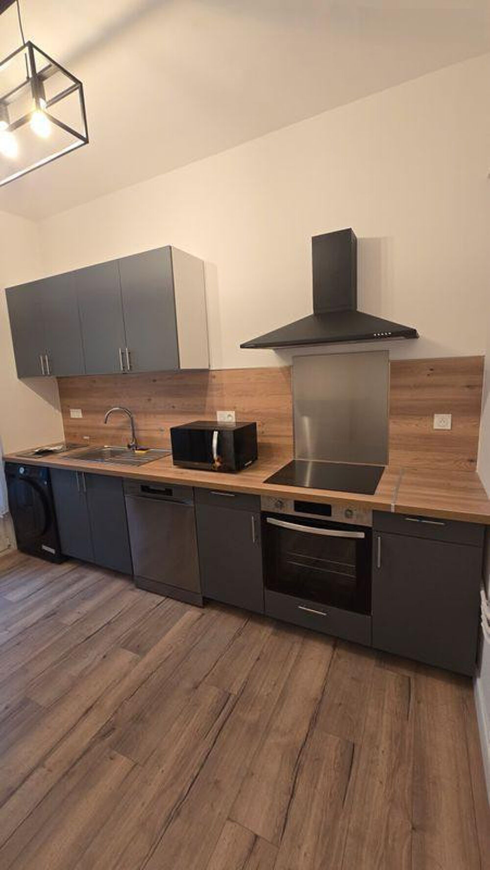 Location Appartement Beau T3 60m² refait à neuf idéalement situé Marseille 2