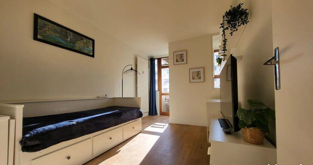 Location Appartement Beau studio meublé 20m² avec balcon refait à neuf Marseille 10