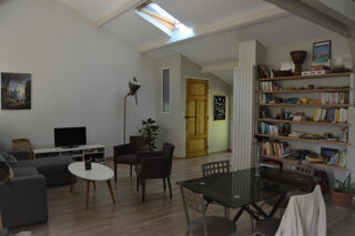  Appartement à louer 2 pièces 105 m²
