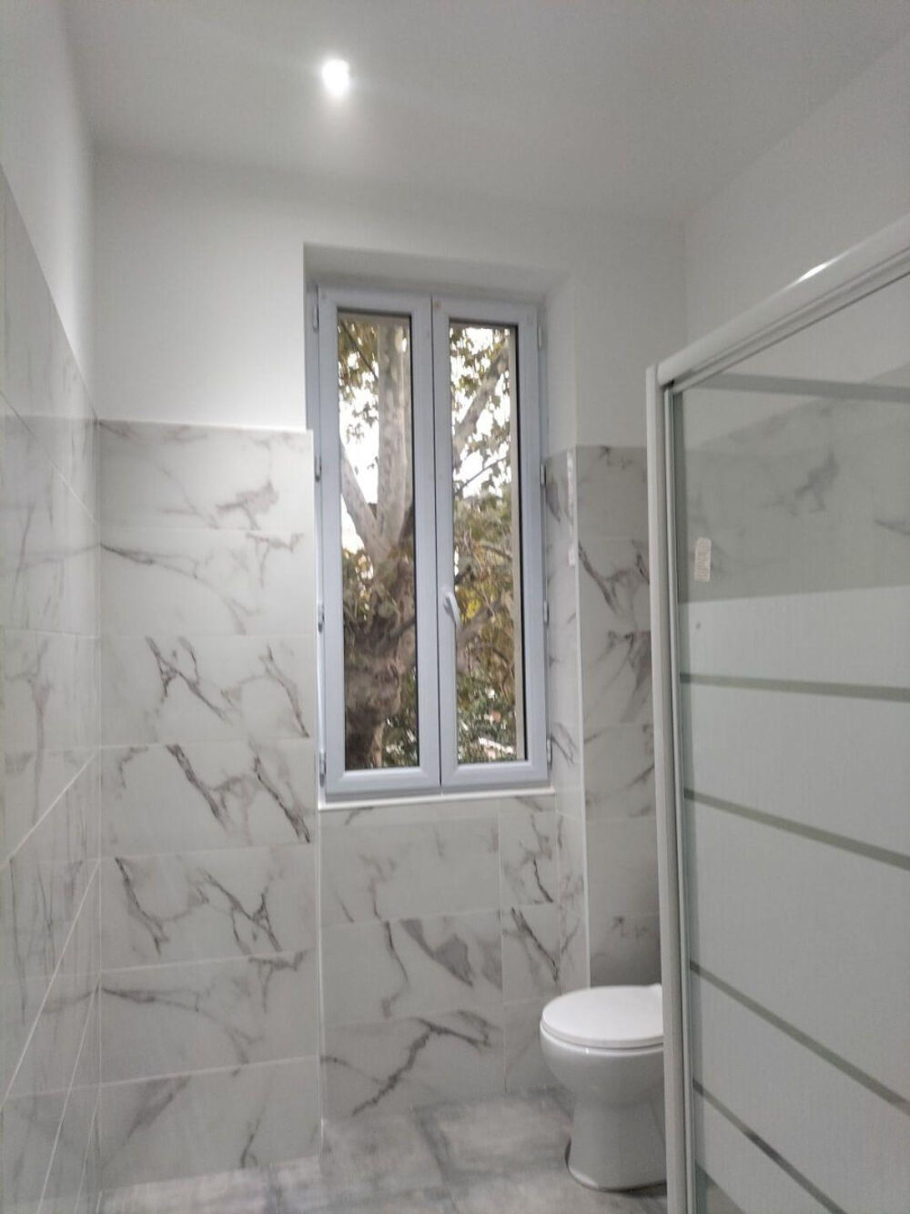 Location Appartement Beau T2 rénové 50m² au calme et propre Marseille 15