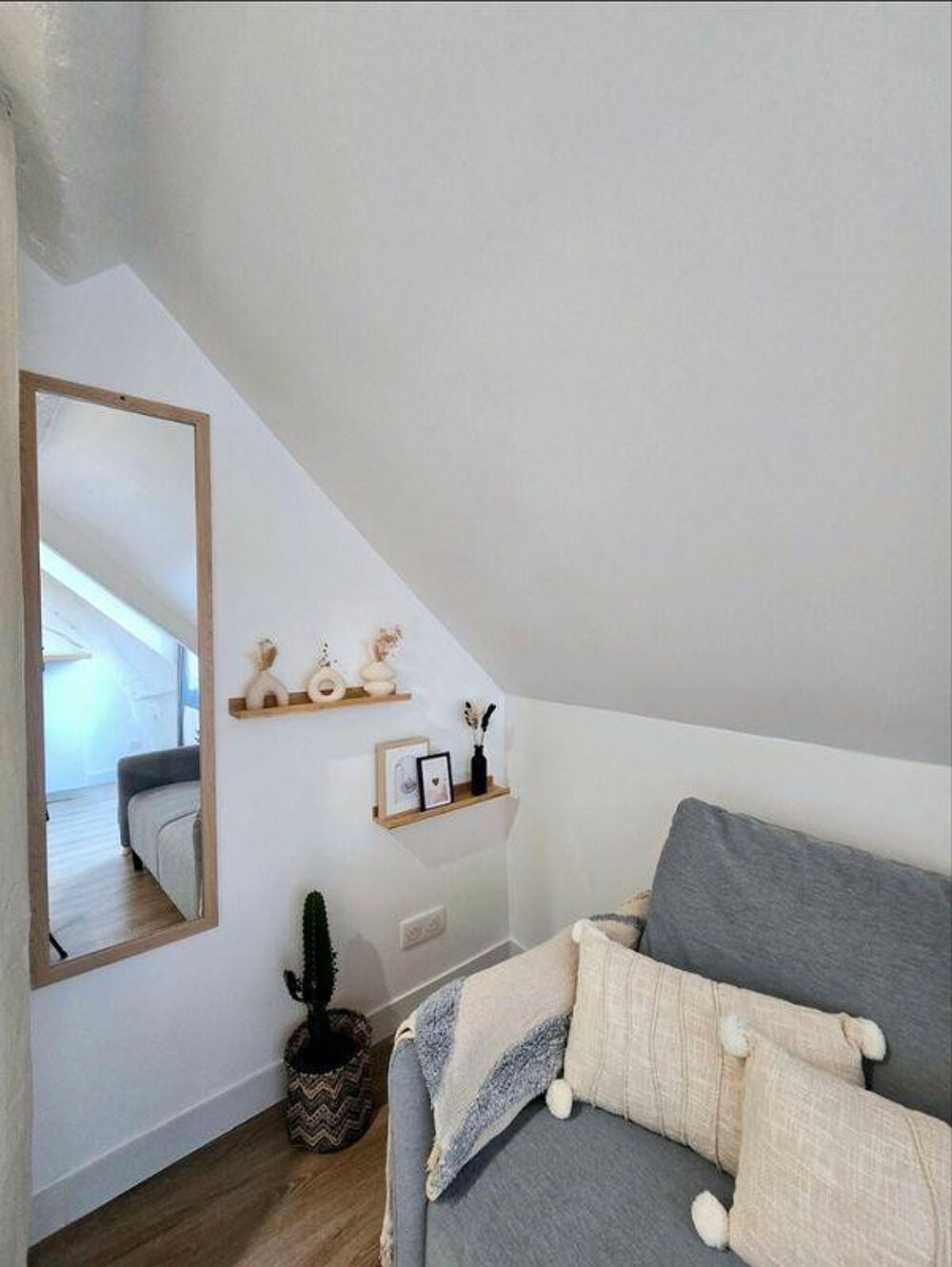 Location Appartement Beau studio meublé 20m² bail mobilité Pontoise