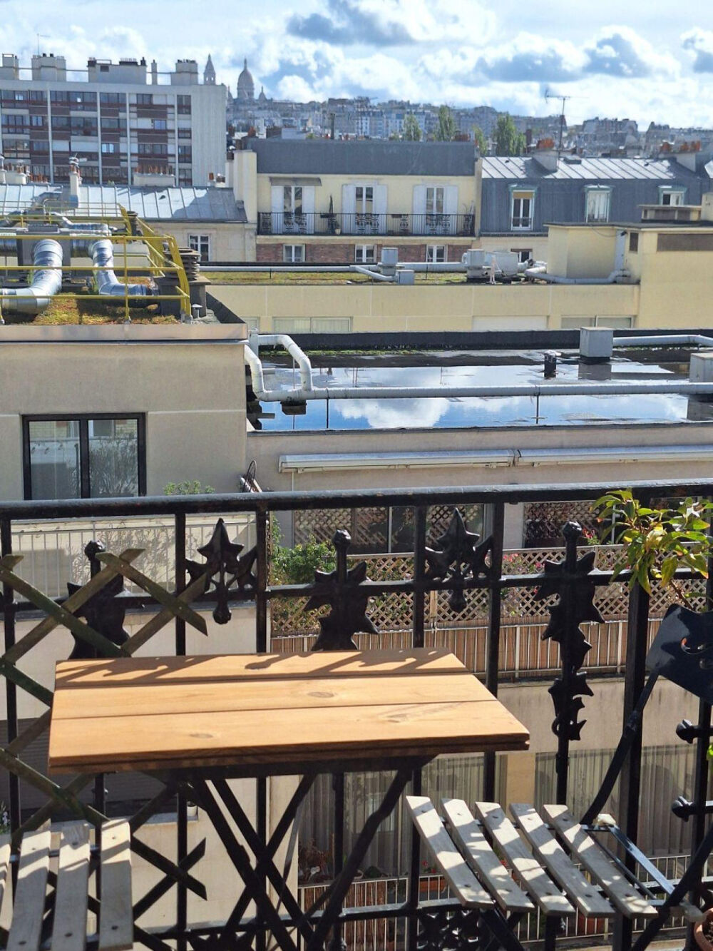 Location Appartement 2 pièces lumineux avec balcon, vue sur Sacré-Cœur Paris 17