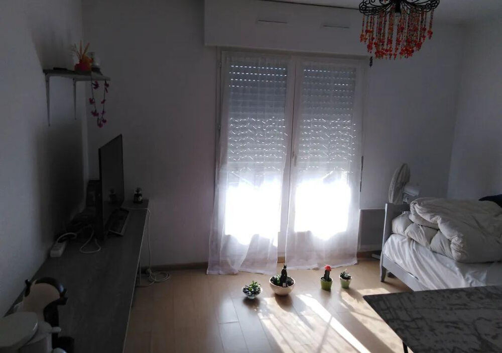 Location Appartement Beau studio 19m2 parking à Metz devant les ponts Metz