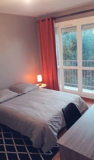  Appartement à louer 1 pièce 64 m²