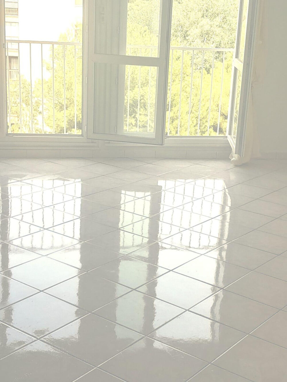 Location Appartement Appartement traversant  sans vis à vis et écoles Marseille 10