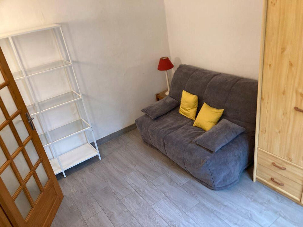Location Appartement Joli studio meublé, lumineux et calme proche Gare Paris 12