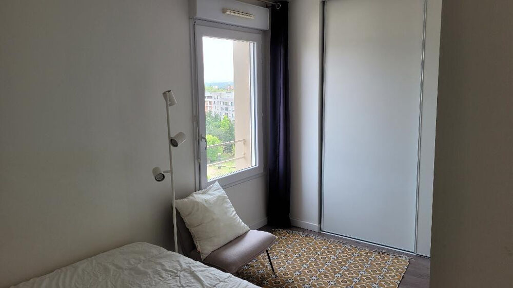 Location Appartement Chambre lumineuse dans un magnifique Duplex. Cergy
