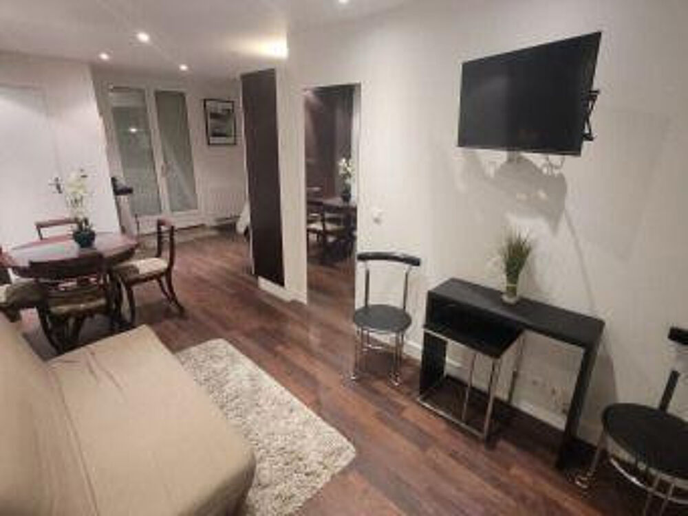 Location Appartement Véritable maisonnette en duplex au calme Courbevoie