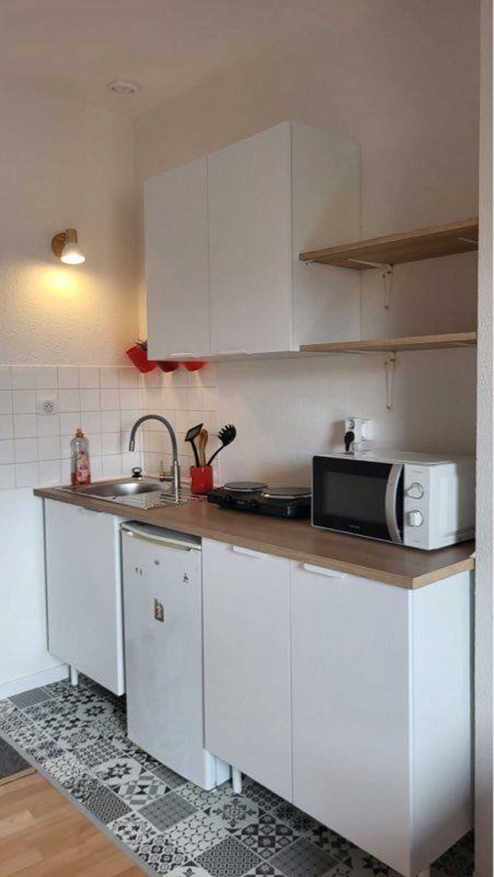 Location Appartement Beau studio neuf meublé 19m² Place Lafargue Bordeaux