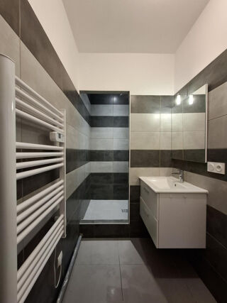  Appartement à louer 2 pièces 40 m²