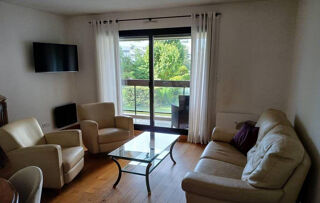  Appartement à louer 3 pièces 77 m²