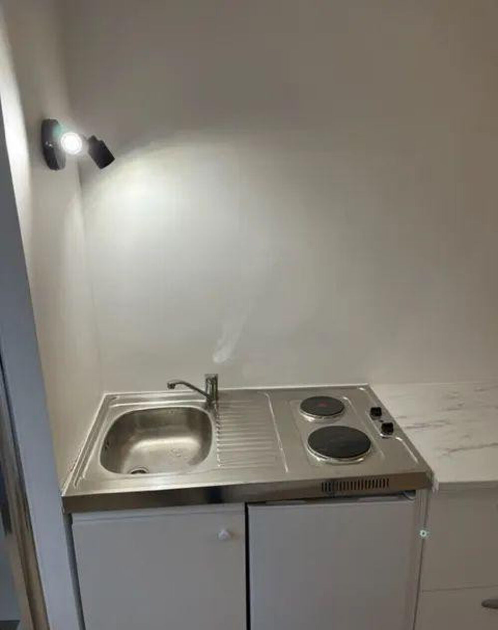 Location Appartement Beau studio meublé 12m2 Neuilly Sur Seine Neuilly-sur-seine