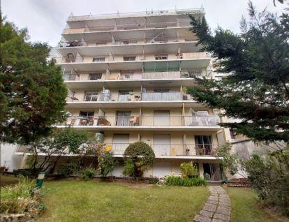 Location Appartement Beau studio meublé 15m² avec terrasse Paris 5
