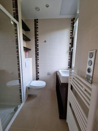  Appartement à louer 2 pièces 32 m²