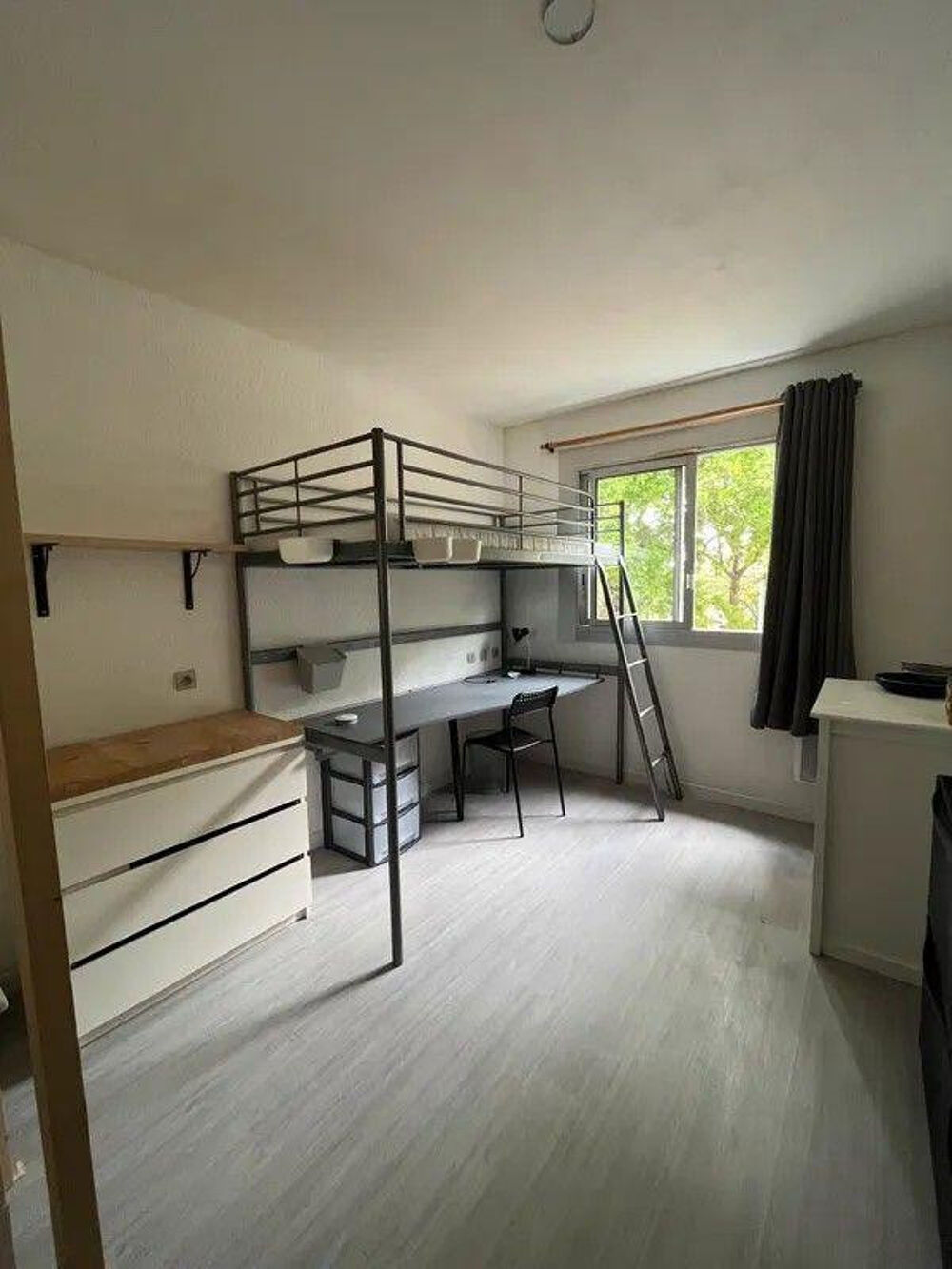 Chambre étudiante dans résidence étudiante