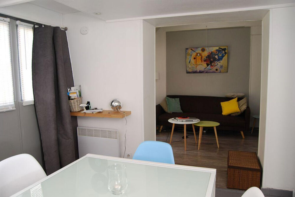 Location Appartement T1bis avec coin nuit isolé rénové calme sur cours Paris 7