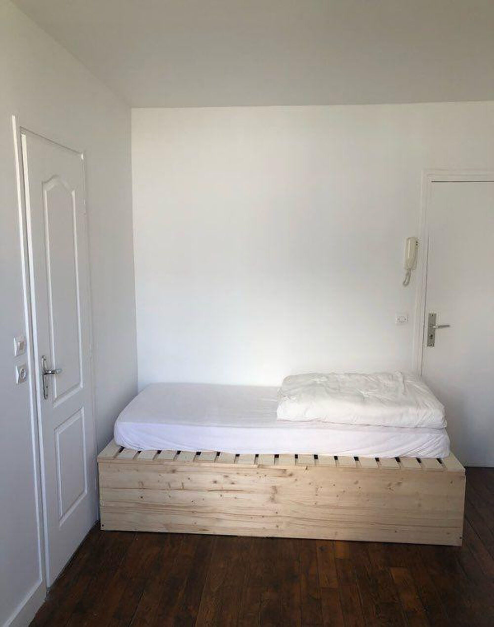 Location Appartement Studio à louer Belleville (Jourdain) 14m2 Paris 20