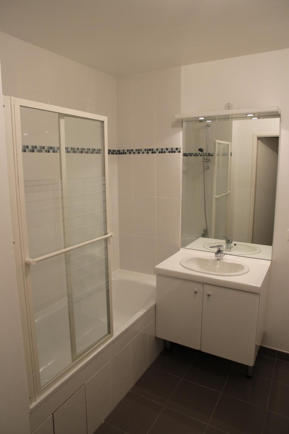 Location Appartement T3 spacieux et lumineux avec balcon et box Le bourget
