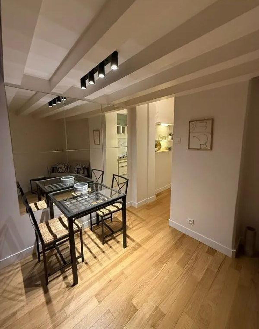 Location Appartement Beau duplex 26m² aux Buttes Chaumont Paris 19