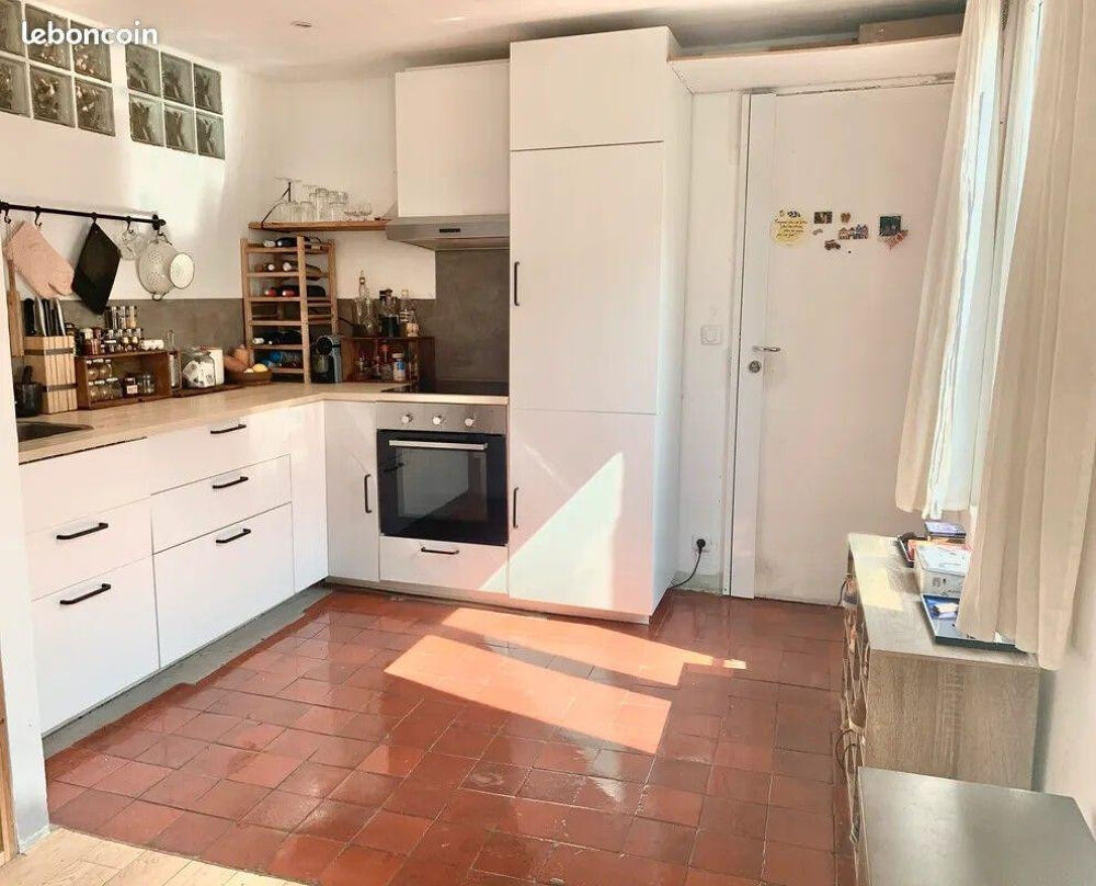 Location Appartement Superbe et grand studio 45m² Porte Saint-Martin Paris 10