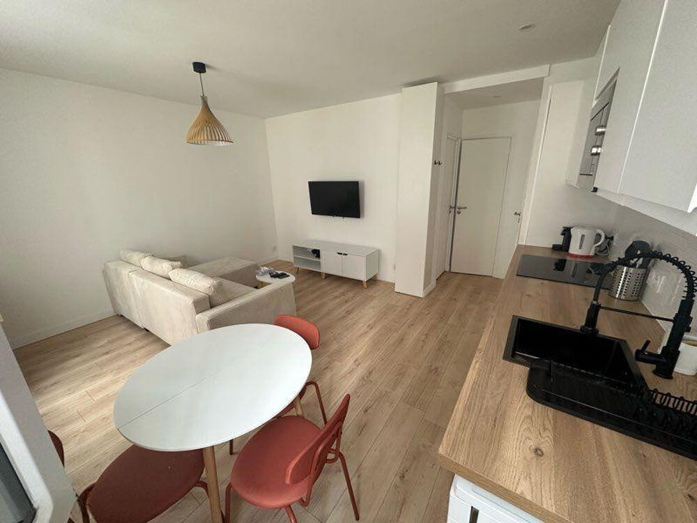 Location Appartement Location 2 pièces meublé tout confort mairie Clichy
