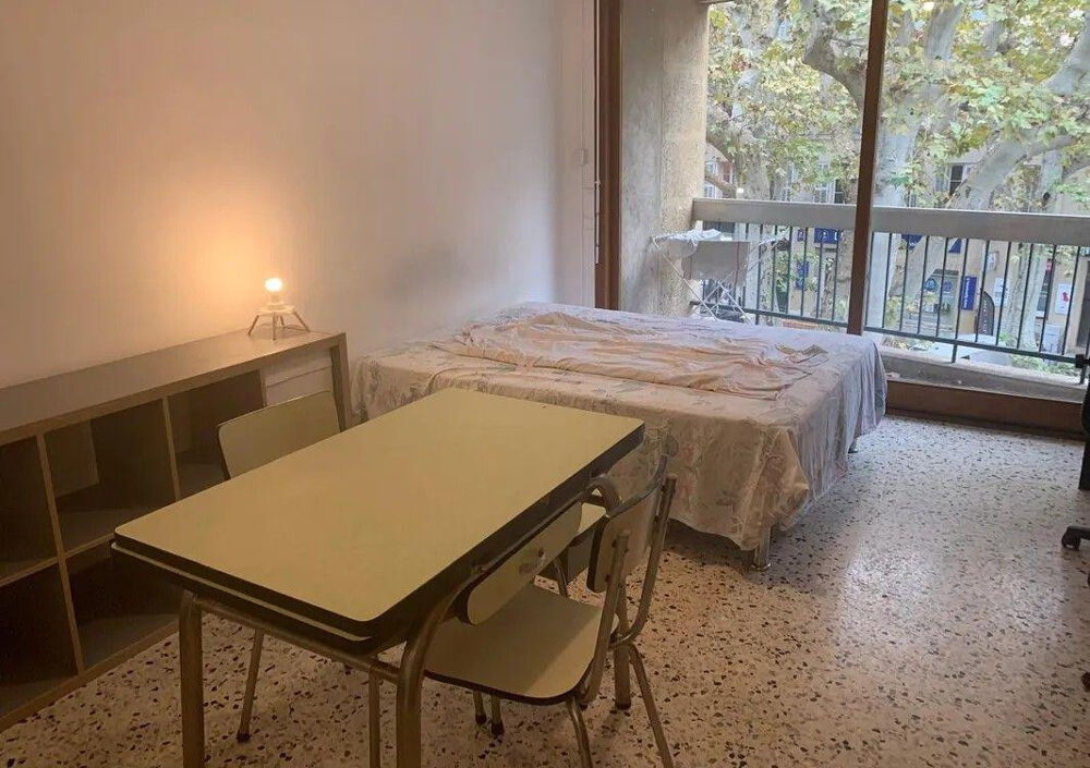Location Appartement Beau studio meublé 24m² avec balcon cours Sextius Aix-en-provence