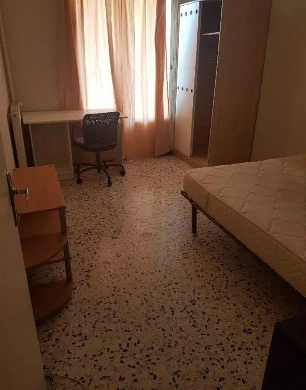 Location Appartement CHAMBRE MEUBLEE 16m² très calme Aix-en-provence