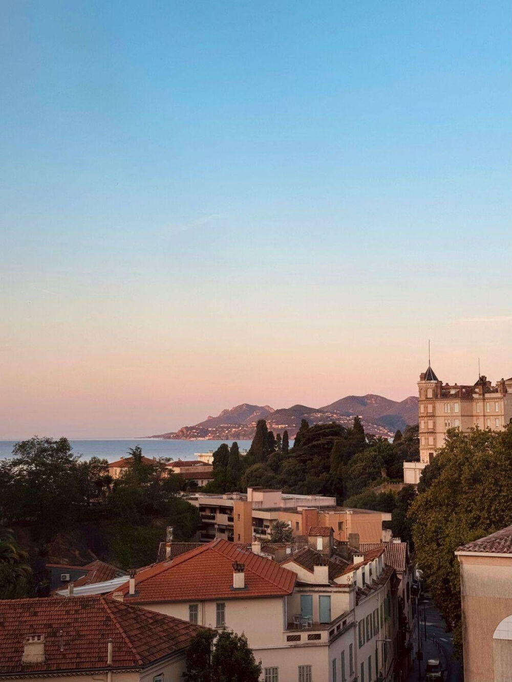 Location Appartement Beau 3P meublé 55m² avec terrasse sud 10m² Vue mer Cannes-la-bocca