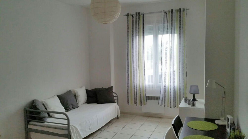 Location Appartement Beau studio meublé idéal étudiant Saint-Étienne