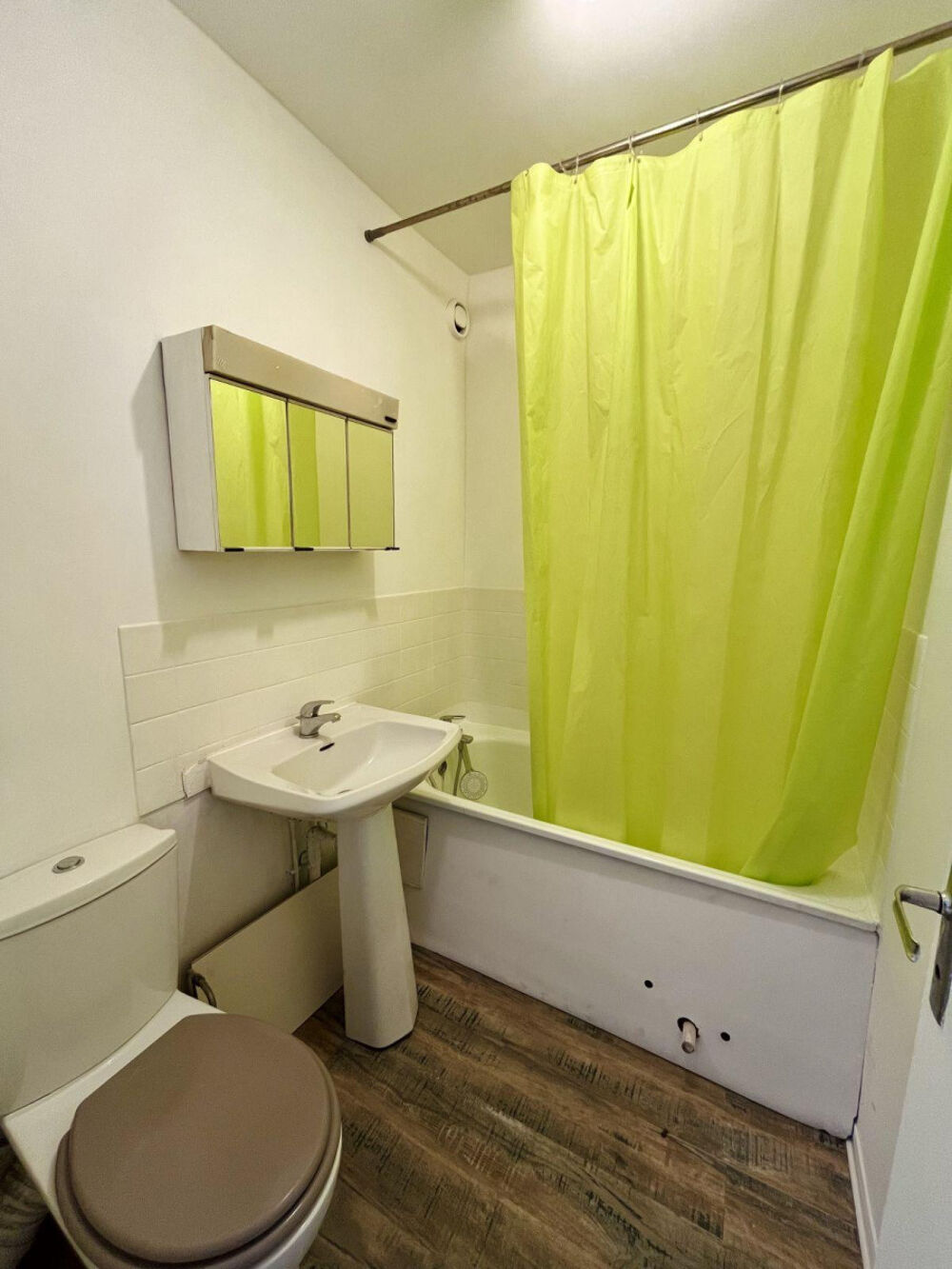 Location Appartement Studio spacieux avec vue imprenable - Gare du Nord Paris 18