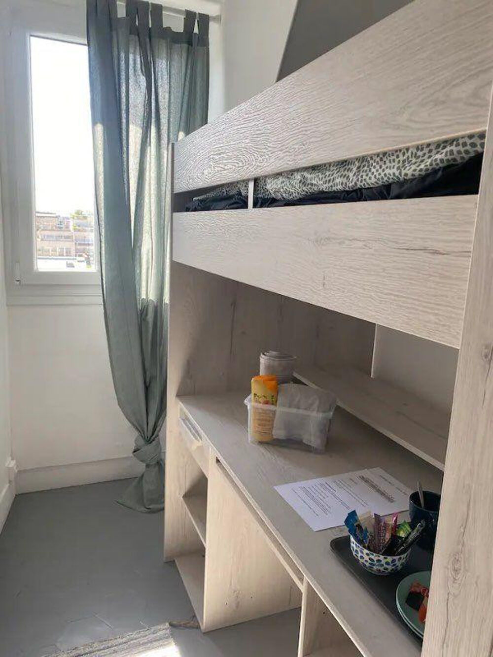 Location Appartement Chambre de bonne Paris 7