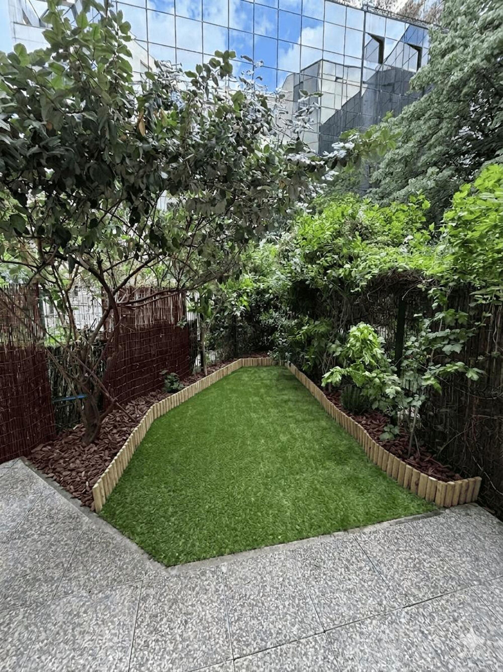 Location Appartement Beau Studio Meublé 26m² avec jardin privatif Levallois-perret