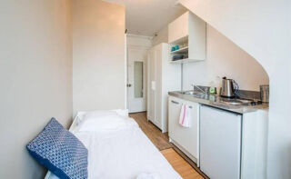 Location Appartement 1 pièce 9 m², Paris