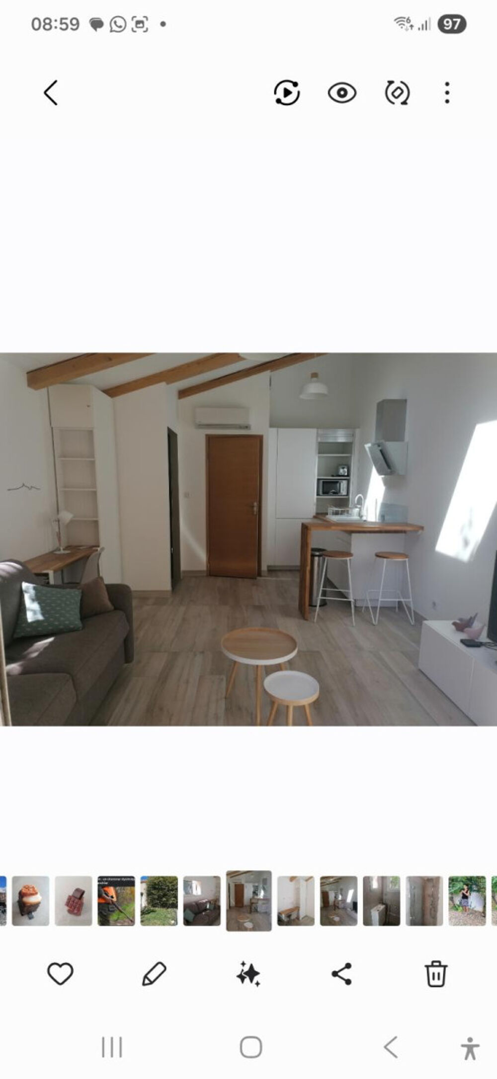 Petite maisonette studio