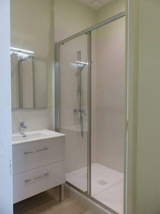  Appartement à louer 2 pièces 55 m²