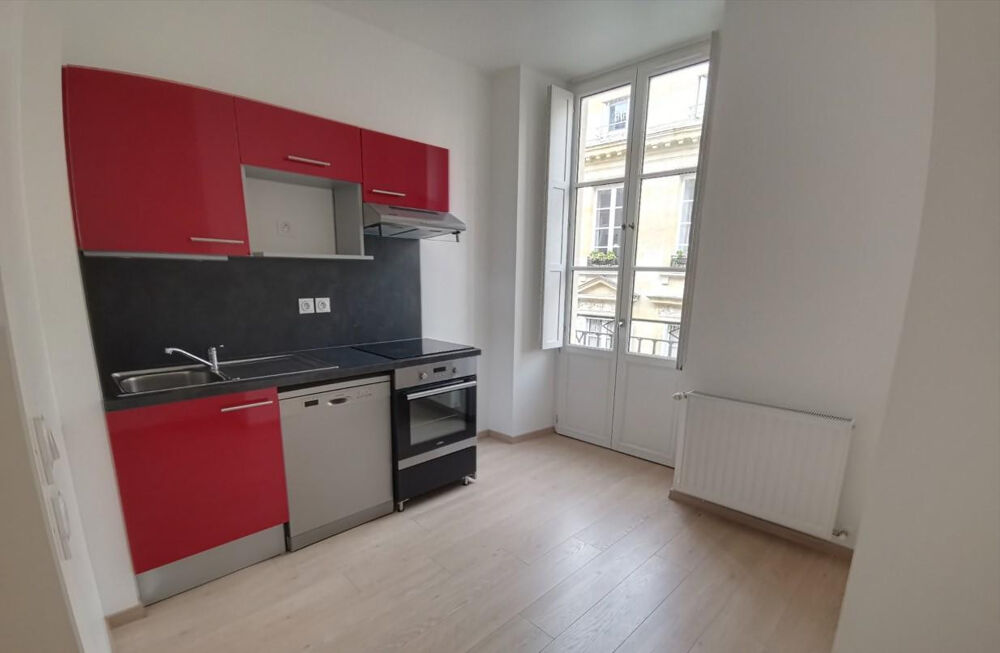 Location Appartement TOURNY : Balcon et 2 places de Parking Bordeaux