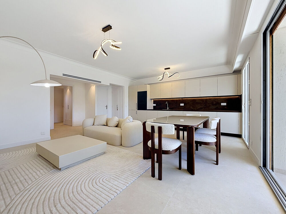 Vente Appartement Nice Cimiez - Très bel appartement 3 pièces entièrement rénové en dernier étage Nice