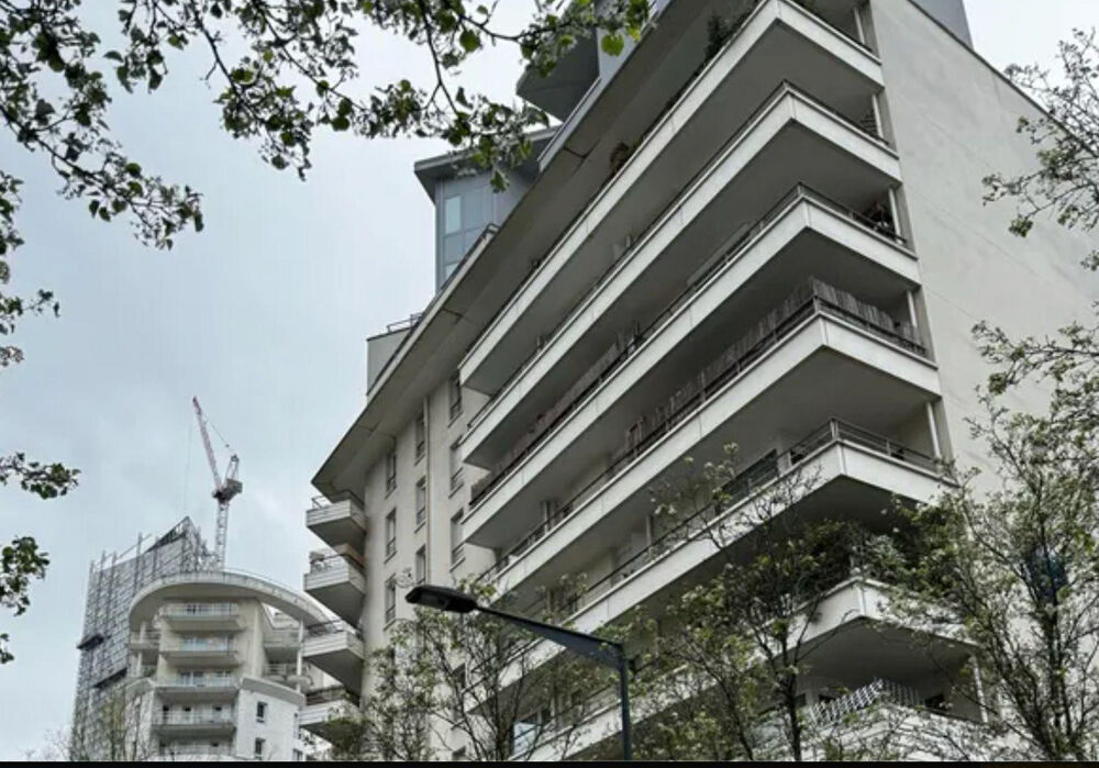 Location Appartement Studio meublé terrasse Courbevoie