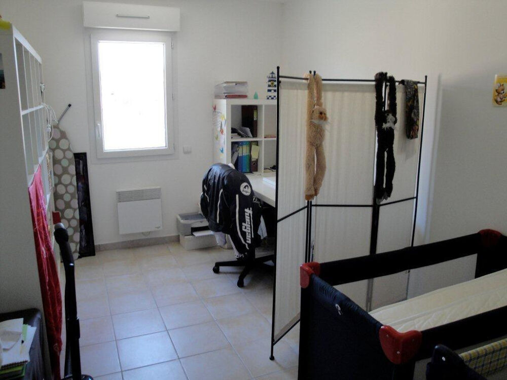 Location Appartement Immeuble dans un quartier très calme. Peyrolles-en-provence