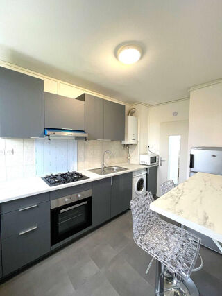  Appartement à louer 1 pièce 57 m²