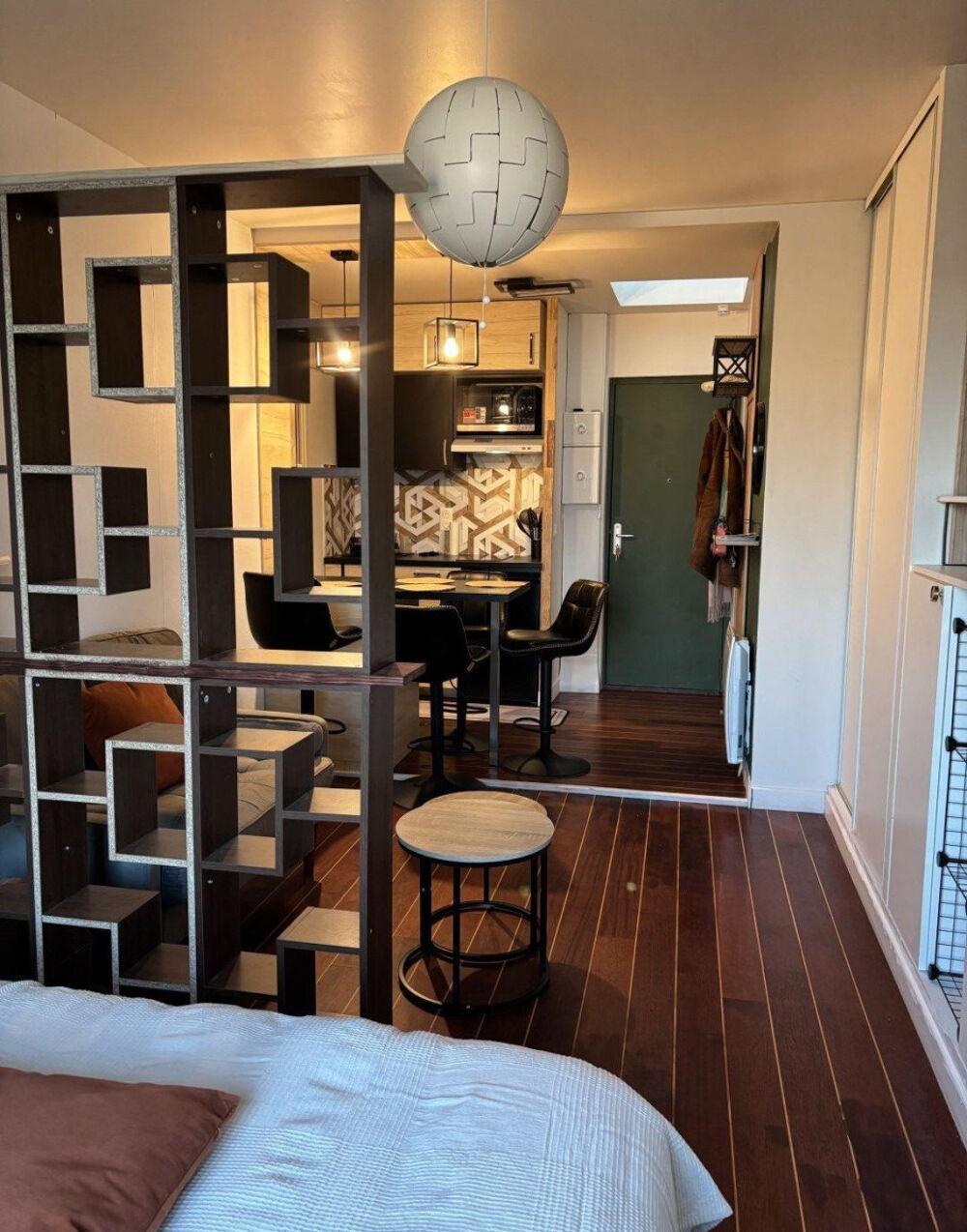 Location Appartement Beau studio meublé 24m² lumineux, rénové et équipé Paris 10