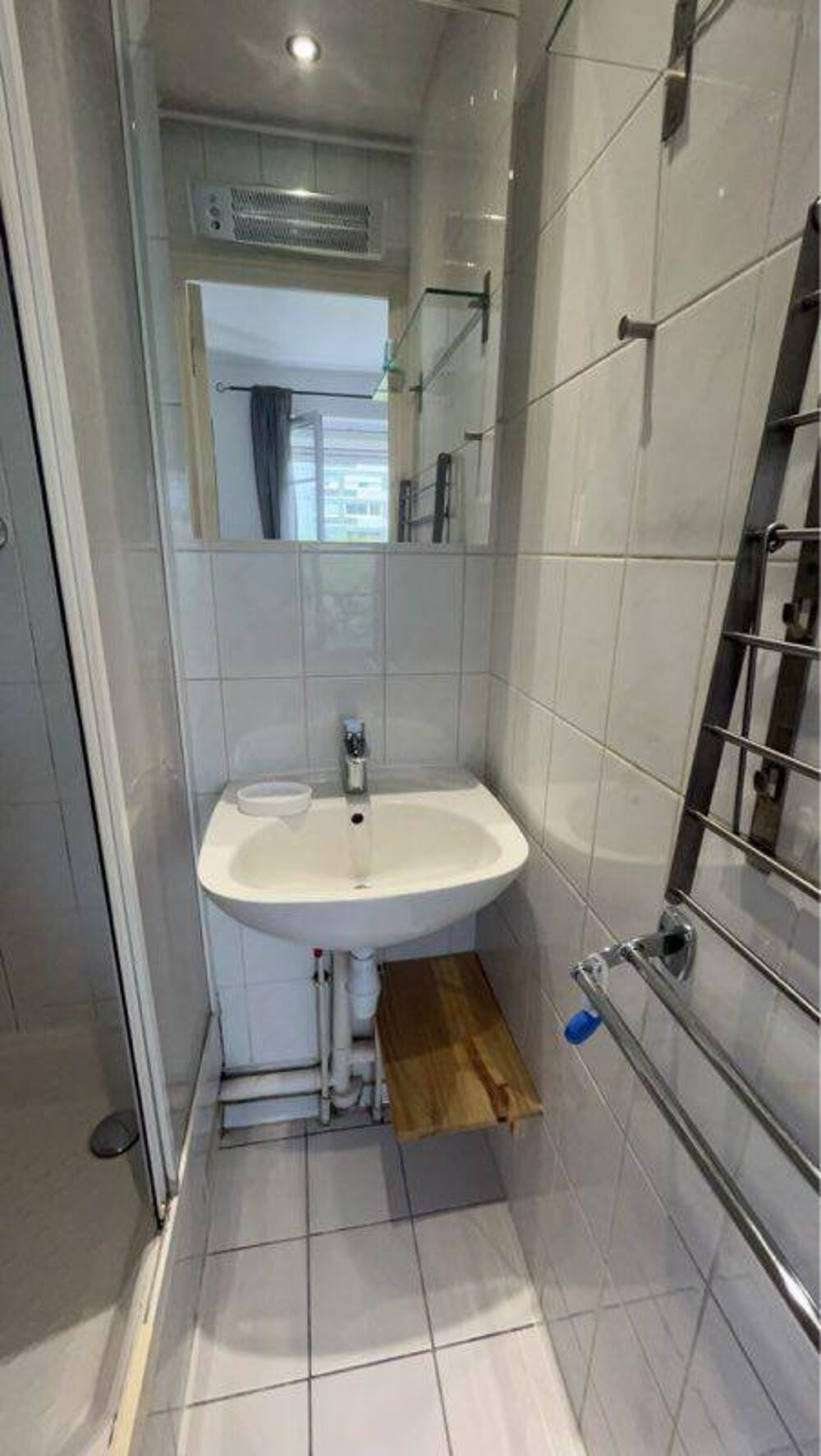 Location Appartement Location studio meublé 75011 métro Ménilmontant Paris 11