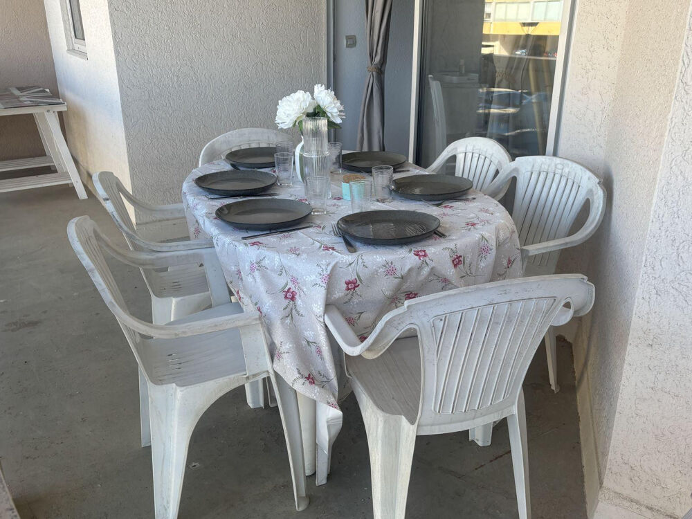 Location Appartement T3 résidence avec piscine et terrasse. Canet-en-roussillon