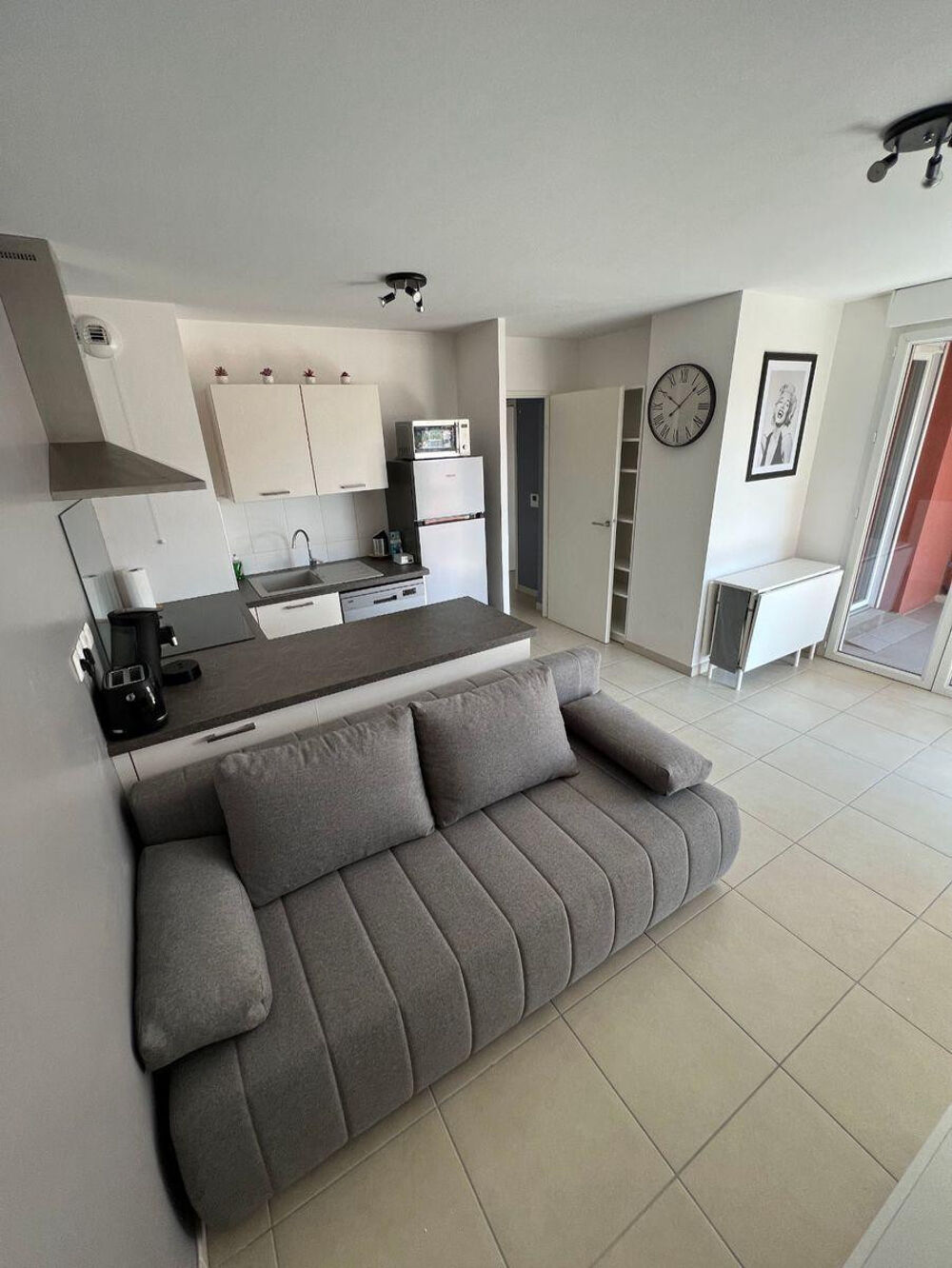 Location Appartement Beau T2 avec balcon et parking parfaitement situé Marseille 15