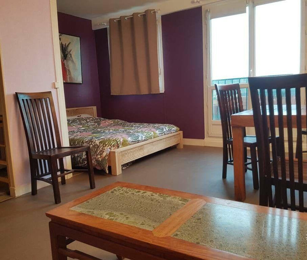 Location Appartement Grand studio meublé 37m² proche RER B Laplace Arcueil