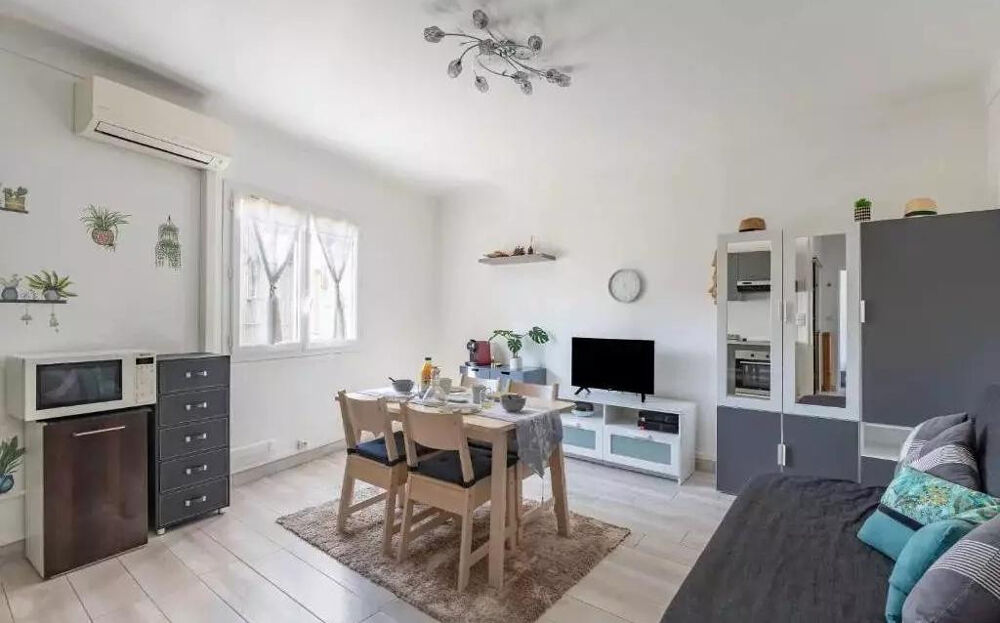 Location Appartement Beau 2P entièrement rénové et meublé 33m² au calme Cannes-la-bocca