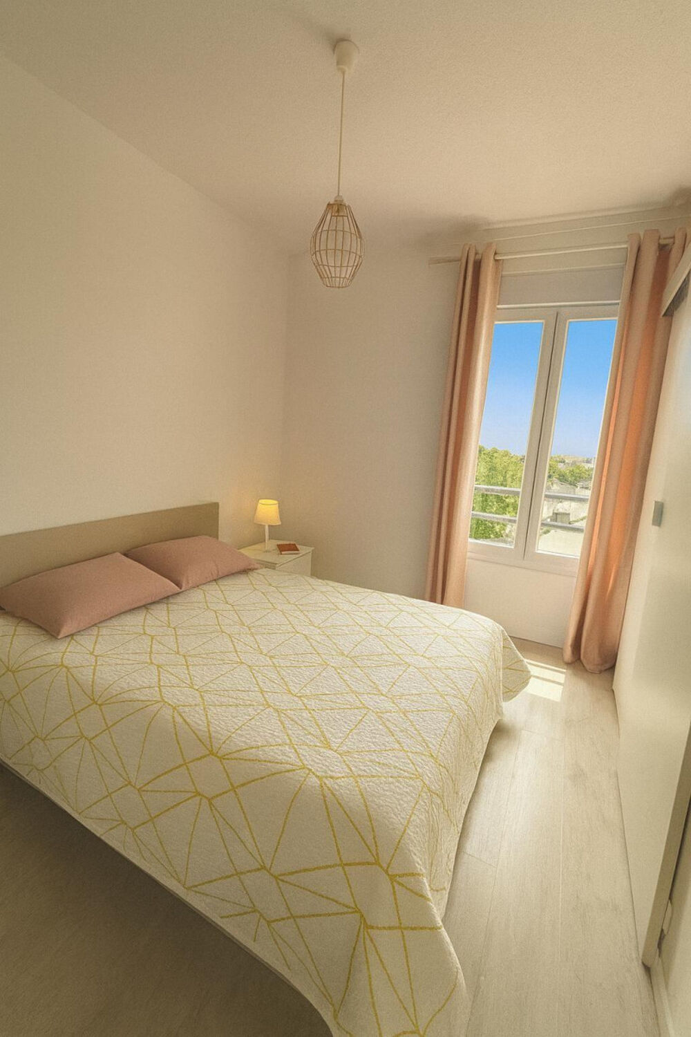 Location Appartement Petite F2 tranquille à 2m de la gare Persan