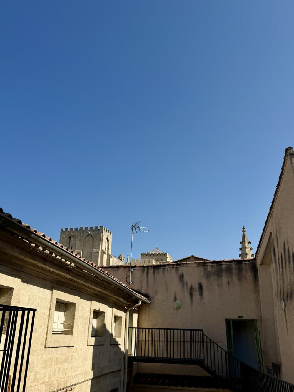 Location Appartement Joli studio meublé idéal étudiant Avignon