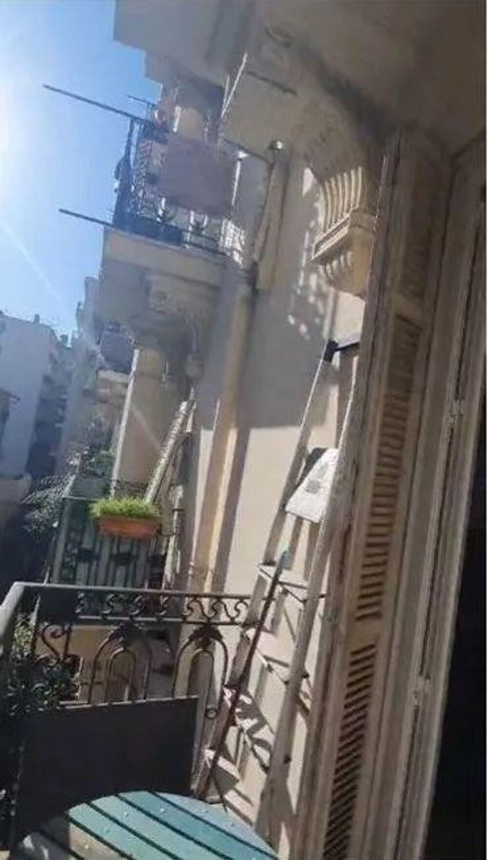 Location Appartement Beau studio meublé refait de 28m² avec balcon 4m² Nice