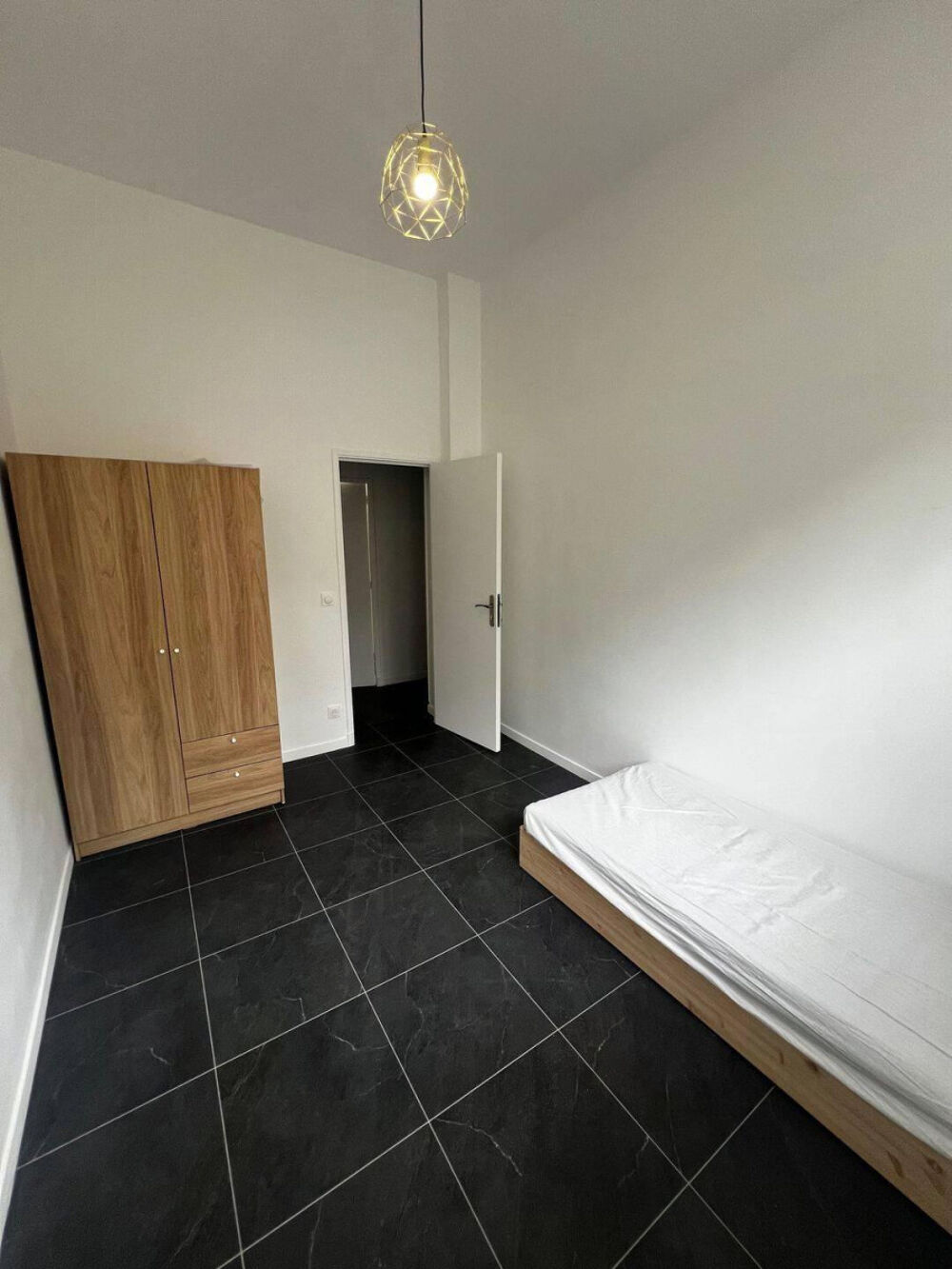 Location Appartement Colocation de 3 chambres Courbevoie